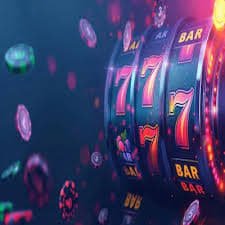 Baccarat live di RVP6 – dealer membuka kartu di meja baccarat squeeze dengan drama tinggi